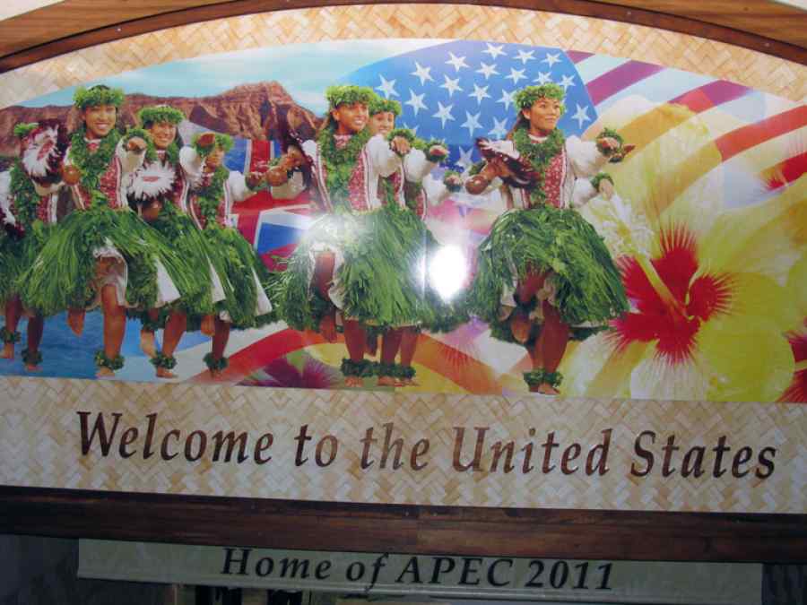 APEC USA 2011 U.S. Customs Signage at the Honolulu Airport gallery image 20