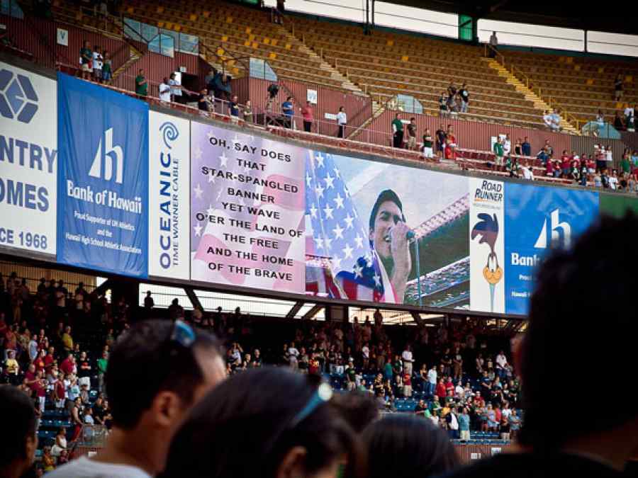 2010 University of Hawaii (UH) Football vs. USC gallery image 1